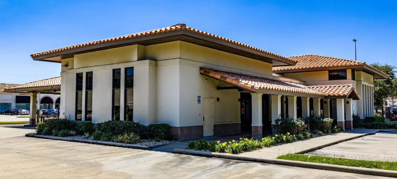 1629 S Voss Rd — Sale in Houston, TX, photo 1 of 4