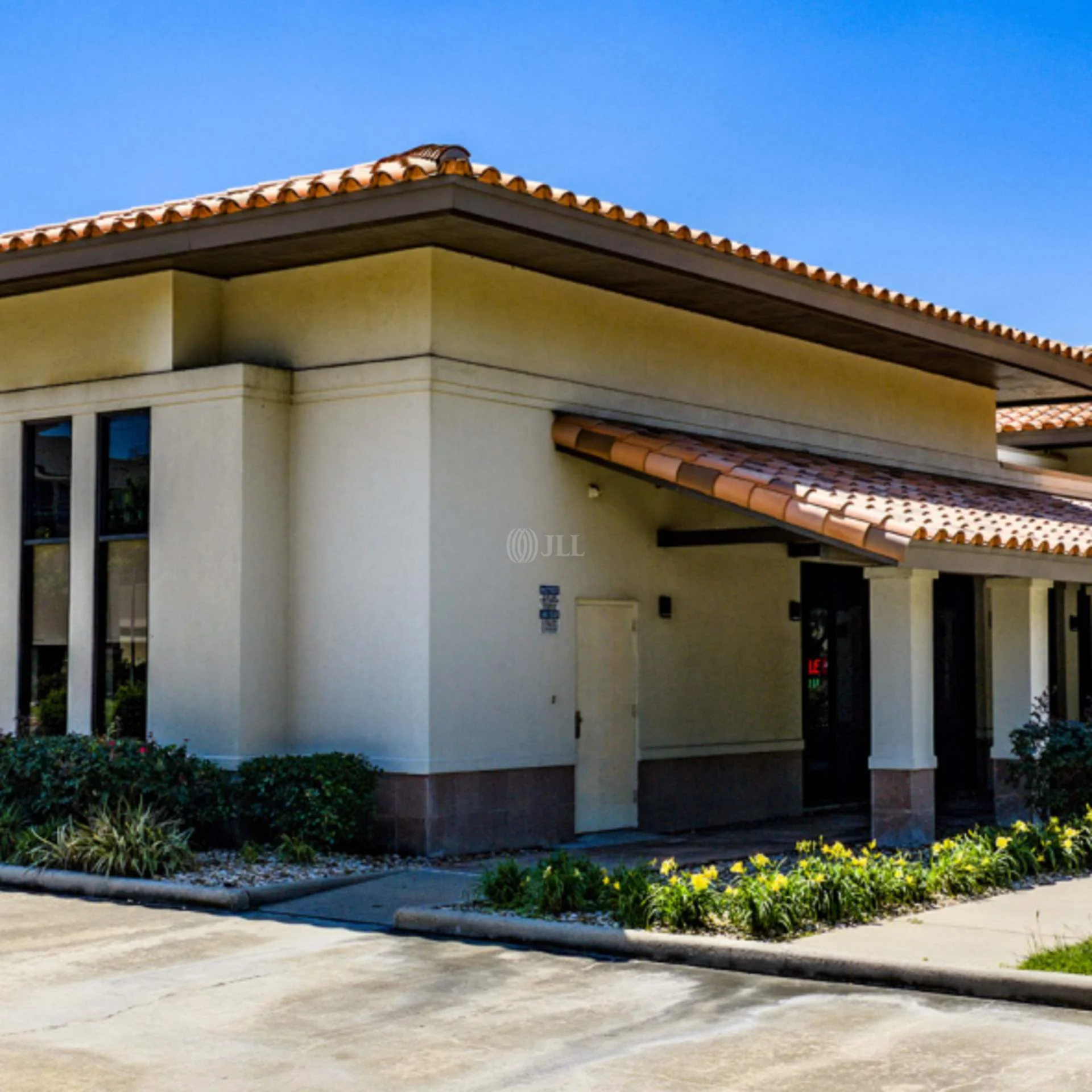 1629 S Voss Rd — Sale in Houston, TX, photo 3 of 4
