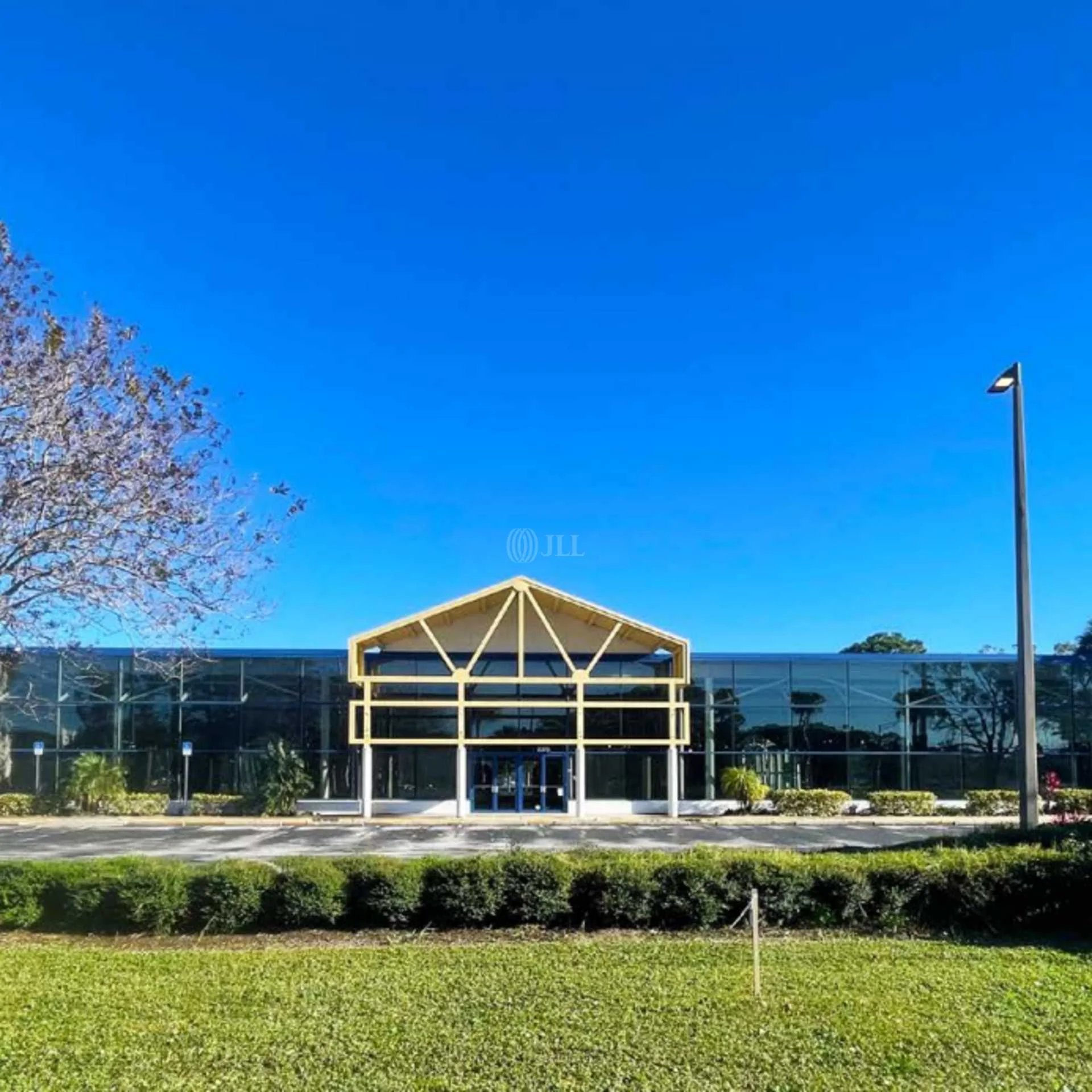 RTG - 2375 W International Speedway — Sale in Daytona Beach, FL, photo 2 of 4