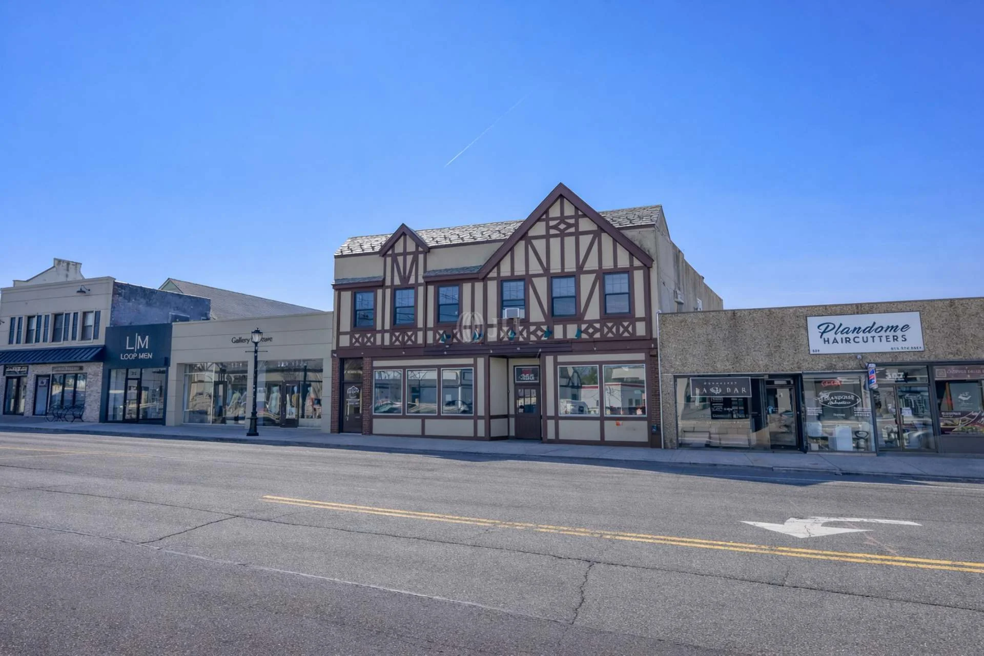 351-355 Plandome Road — Sale in Manhasset, NY, photo 5 of 8