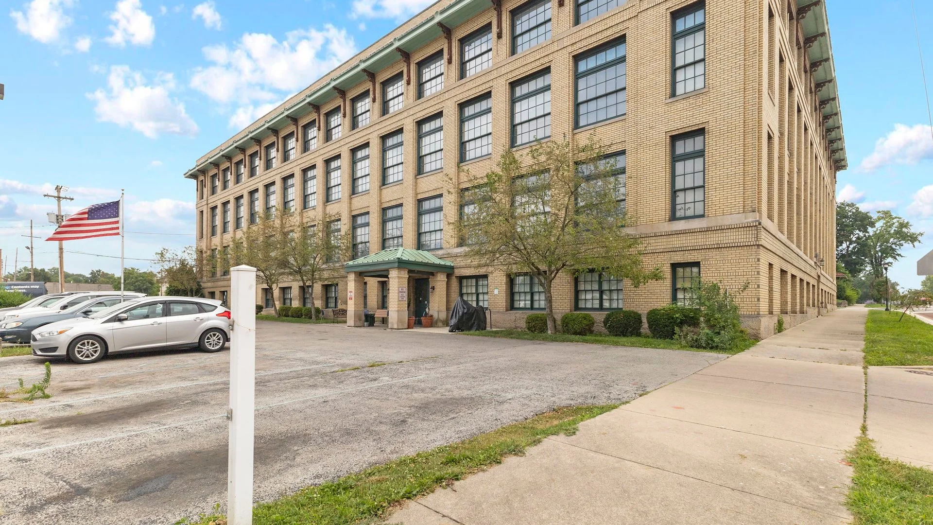 Atlas Apartments — Sale in Richmond, IN, photo 3 of 5
