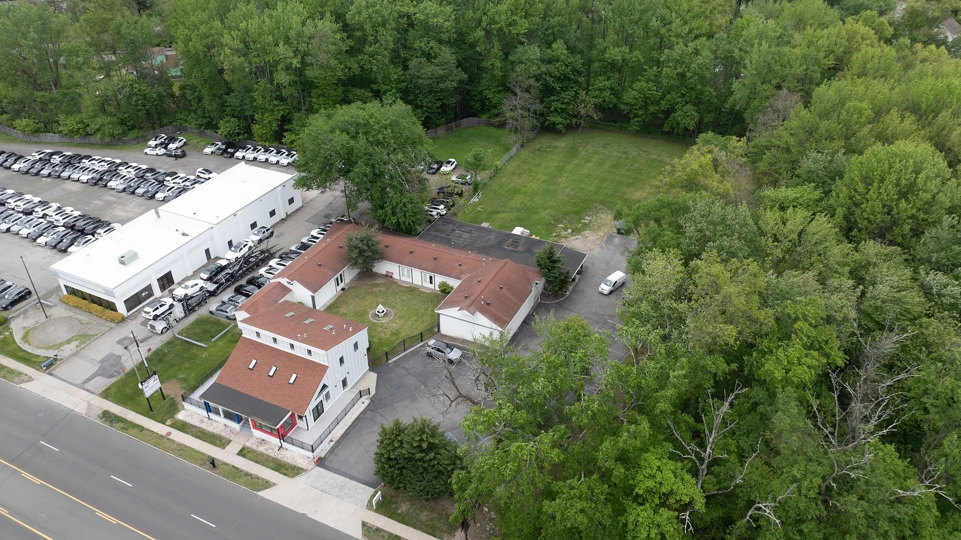 1221 Bloomfield Ave, Fairfield — Sale in Fairfield, NJ, photo 2 of 8