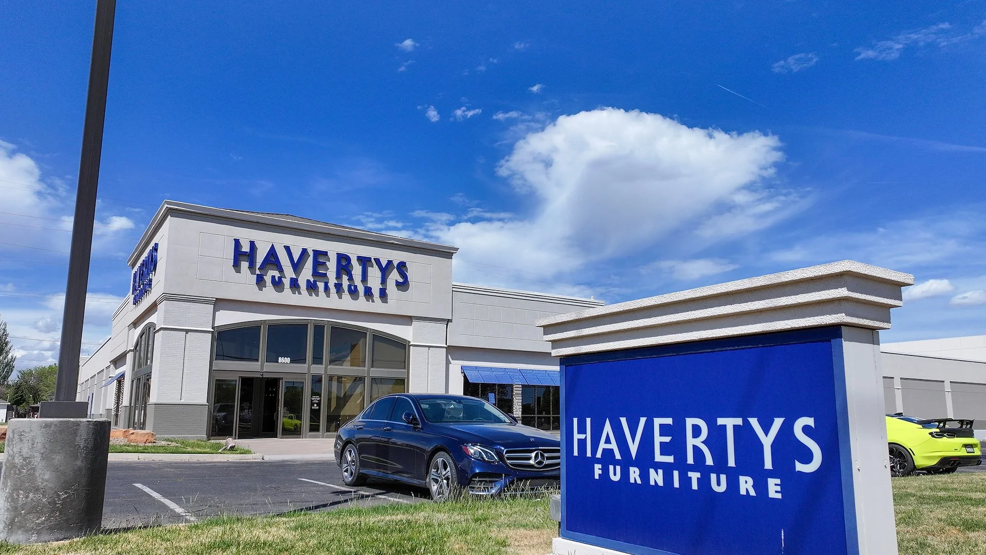 Havertys Furniture (Absolute Net Lease) — Sale in Amarillo, TX, photo 1 of 4