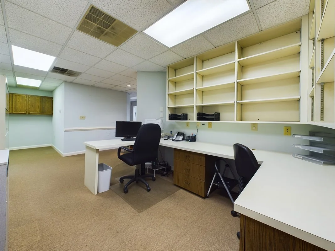 Glen DeVere Building — Sale in Virginia Beach, VA, photo 4 of 8
