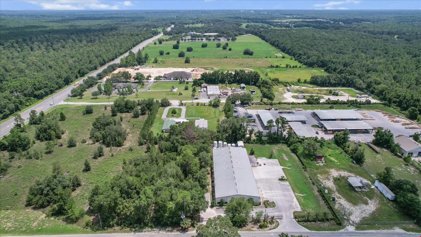 Large Manufacturing/Warehouse/Industrial Building — Sale in Lecanto, FL, photo 4 of 8