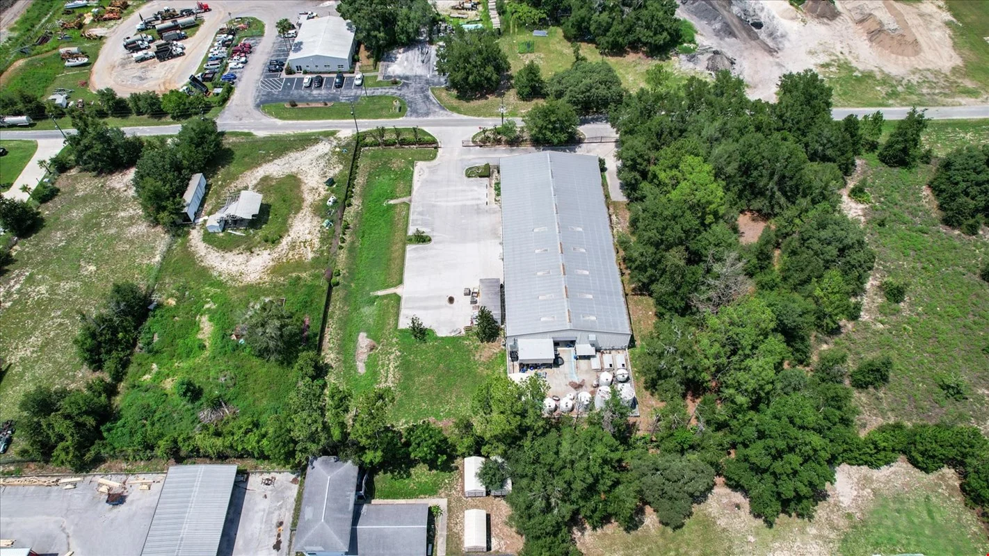 Large Manufacturing/Warehouse/Industrial Building — Sale in Lecanto, FL, photo 5 of 8