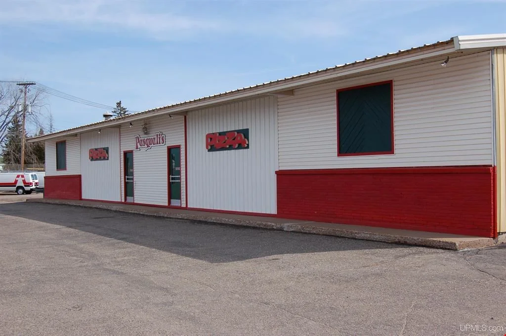 Pasquali's — Sale in Negaunee, MI, photo 1 of 8