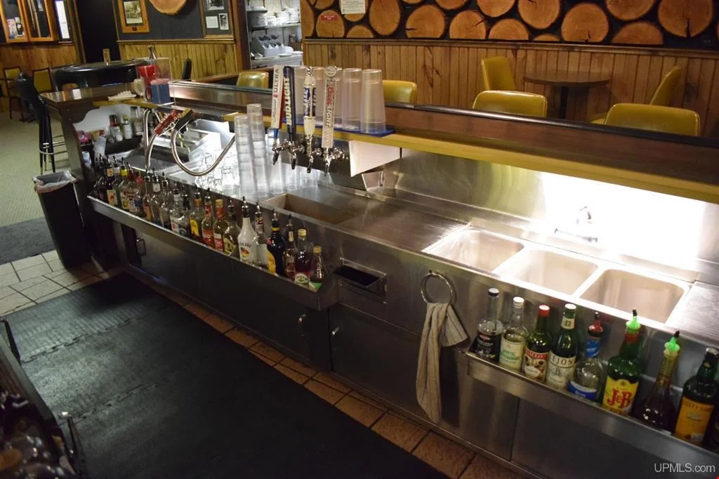 Pasquali's — Sale in Negaunee, MI, photo 8 of 8
