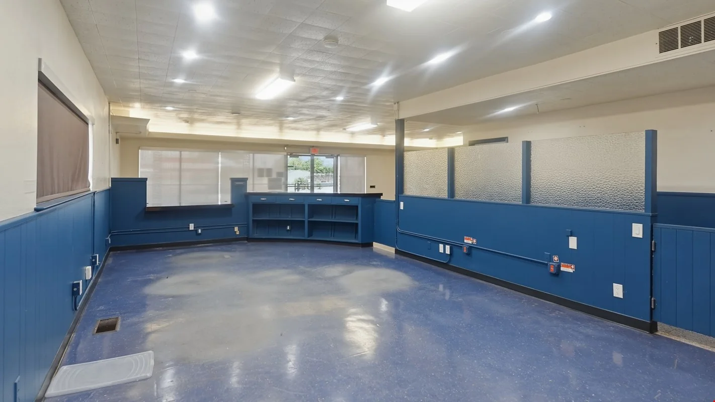 324 South Gateway Dr — Sale in Madera, CA, photo 3 of 8