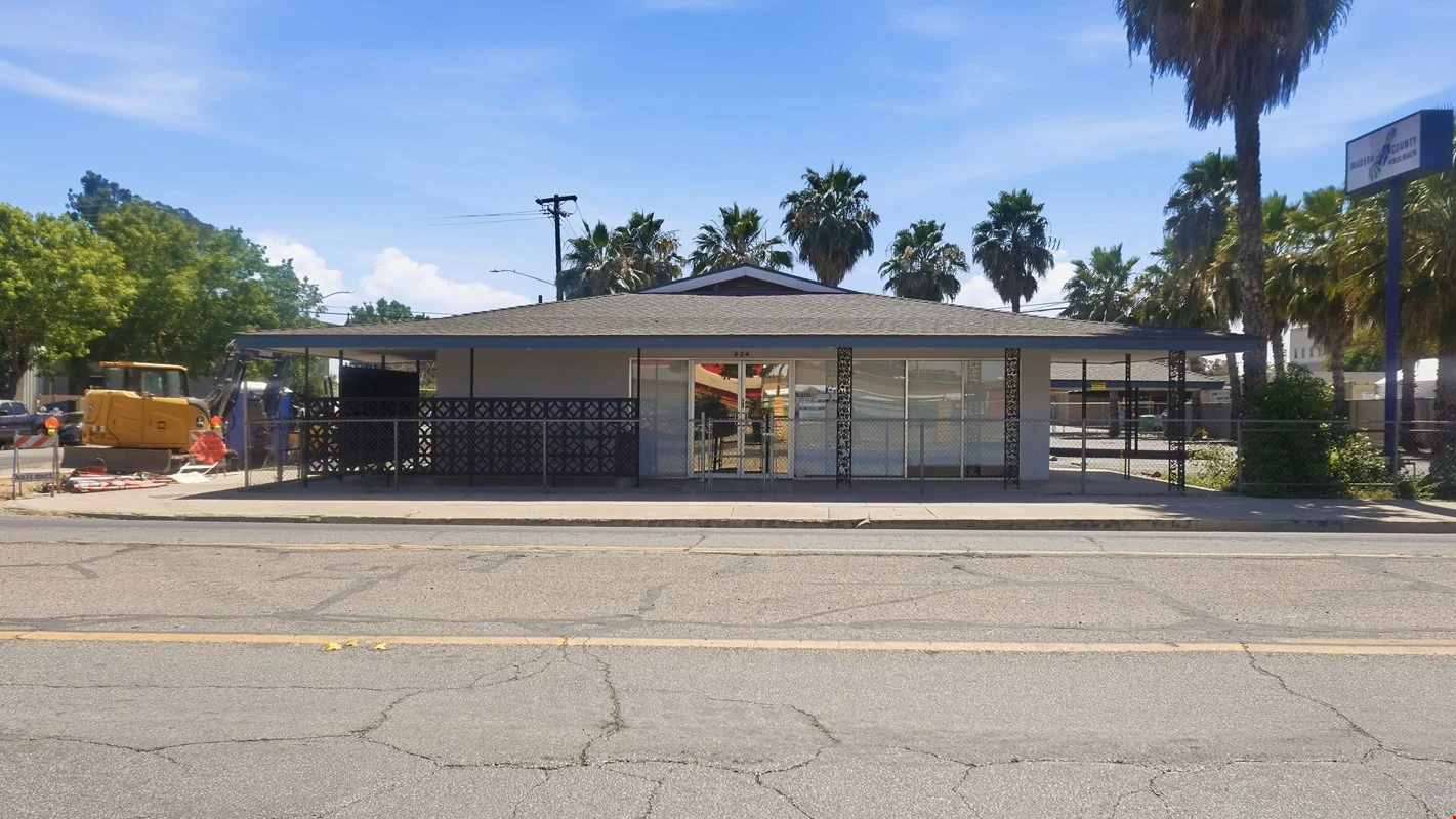 324 South Gateway Dr — Sale in Madera, CA, photo 5 of 8