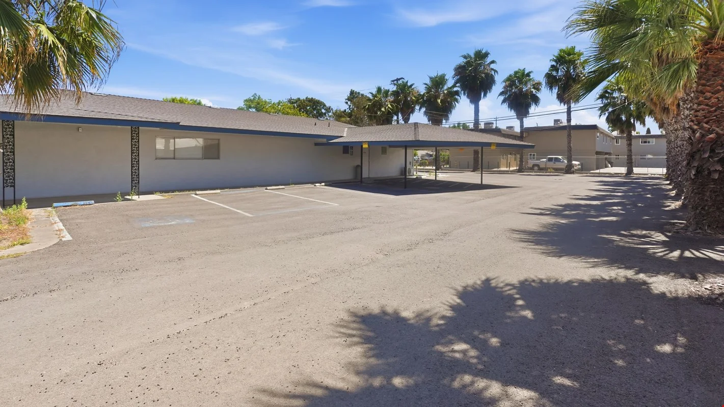 324 South Gateway Dr — Sale in Madera, CA, photo 6 of 8