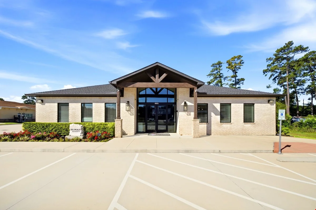 Move in ready office available, Why lease when you… — Sale in Tomball, TX, photo 1 of 8