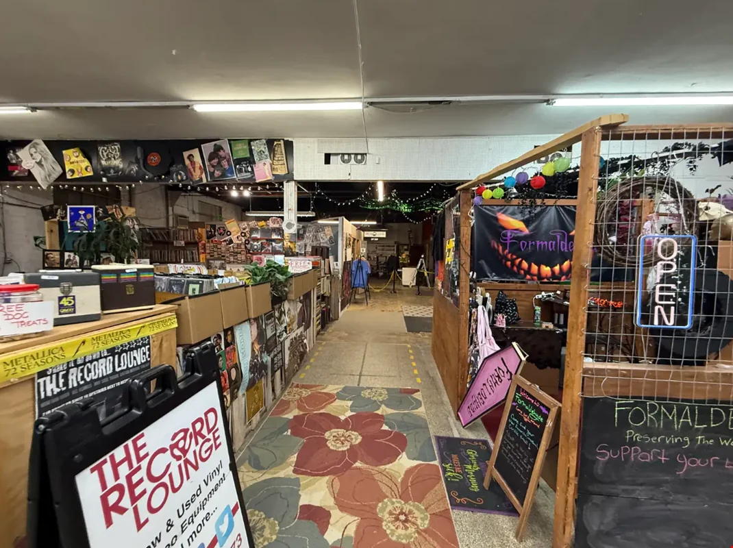 REO Marketplace — Sale in Lansing, MI, photo 4 of 8