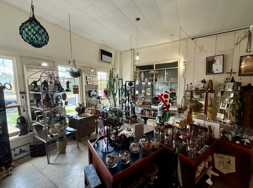REO Marketplace — Sale in Lansing, MI, photo 8 of 8
