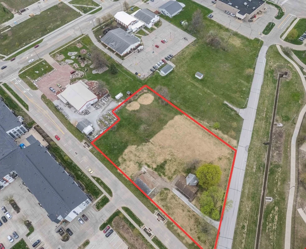 6305 NW 59th Court — Sale in Johnston, IA, photo 1 of 8