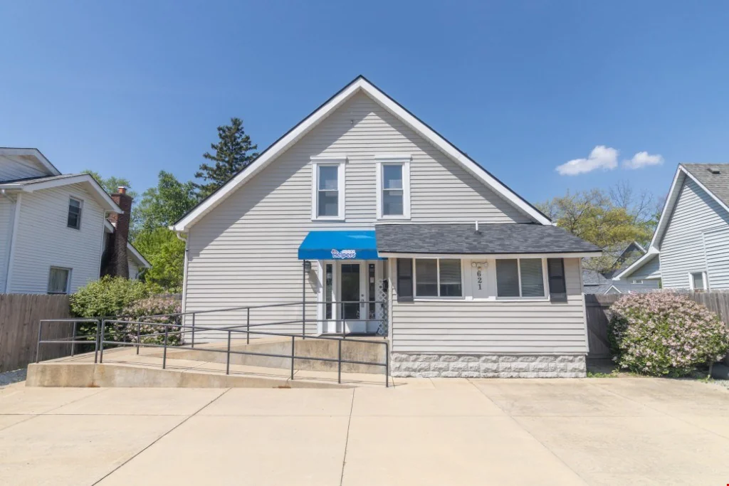 621 N State Street — Sale in Greenfield, IN, photo 5 of 8