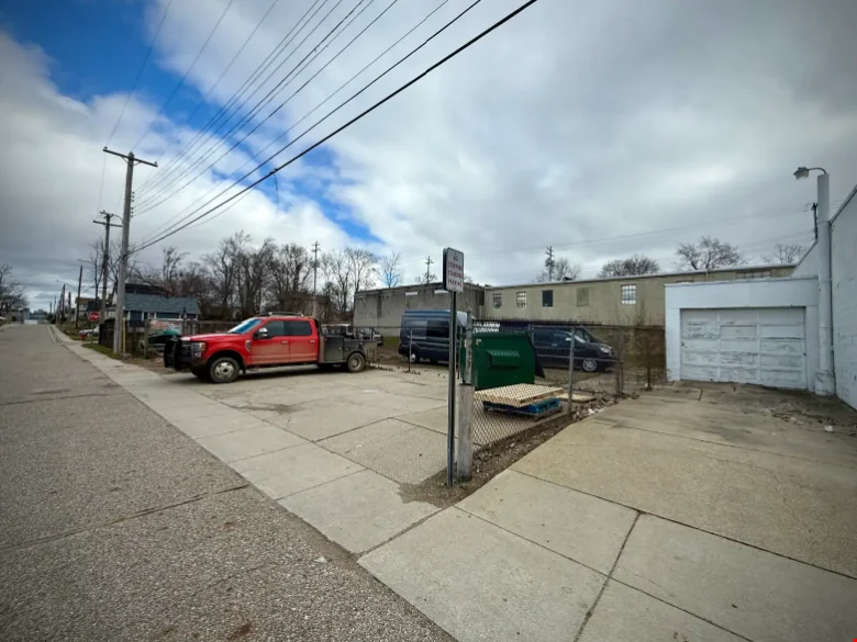 315 Hill Street — Sale in Lansing, MI, photo 3 of 8