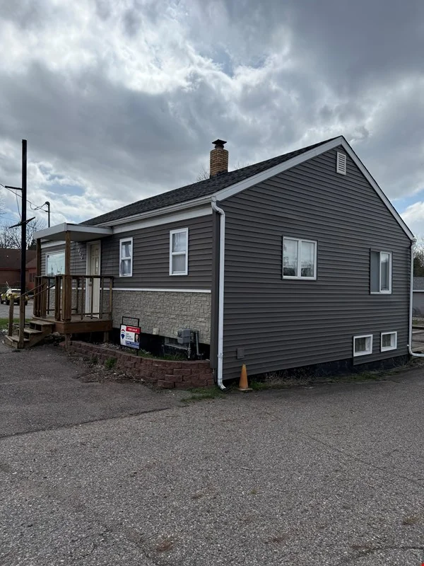 400 S. Waverly Rd. — Sale in Lansing, MI, photo 3 of 8
