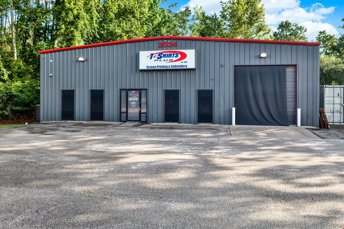 7,306 SF COMMERCIAL PROPERTY WITH INCOME IN PLACE — Sale in Conroe, TX, photo 4 of 8