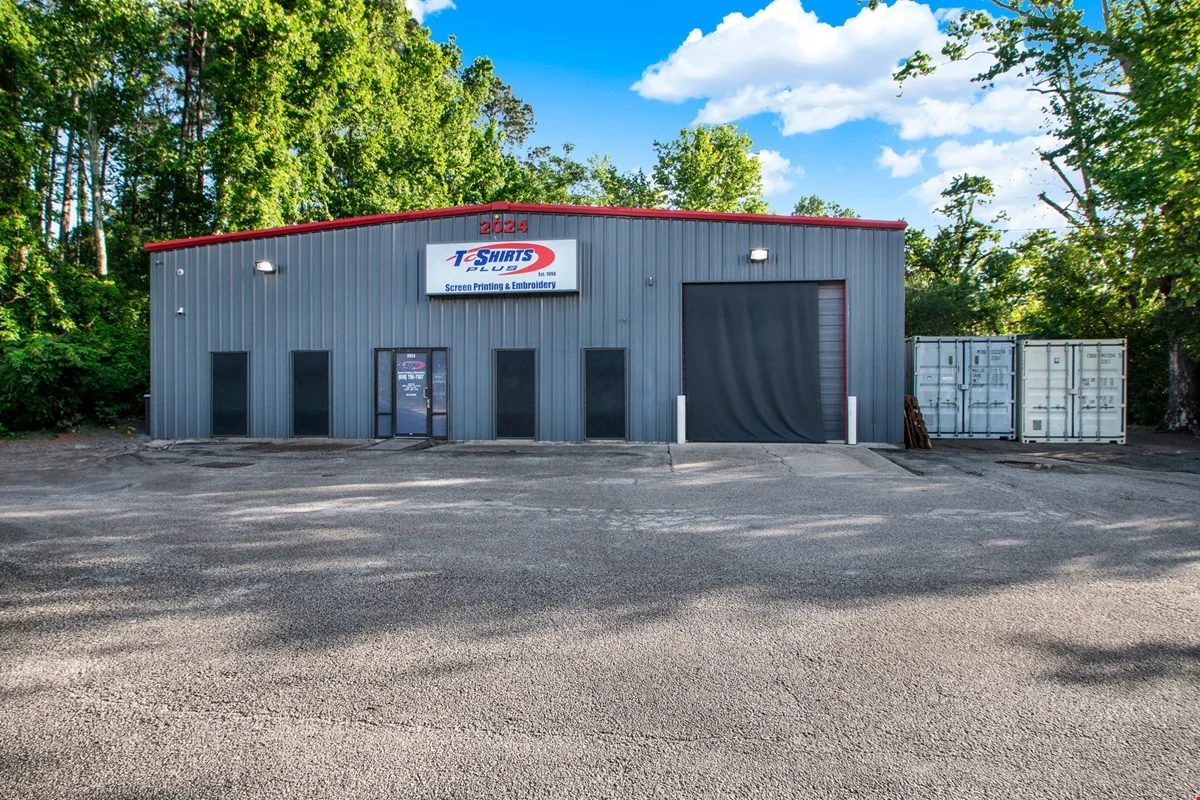 7,306 SF COMMERCIAL PROPERTY WITH INCOME IN PLACE — Sale in Conroe, TX, photo 7 of 8