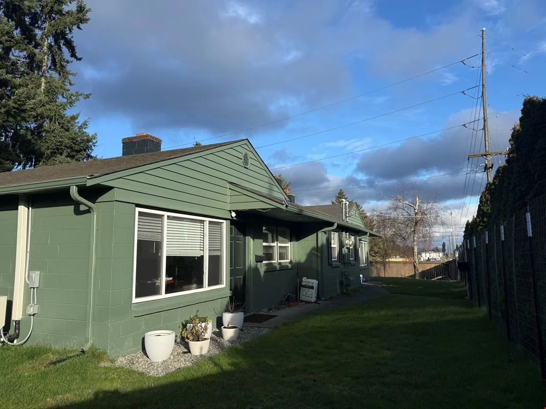 Greenwood Duplex — Sale in Seattle, WA, photo 4 of 8