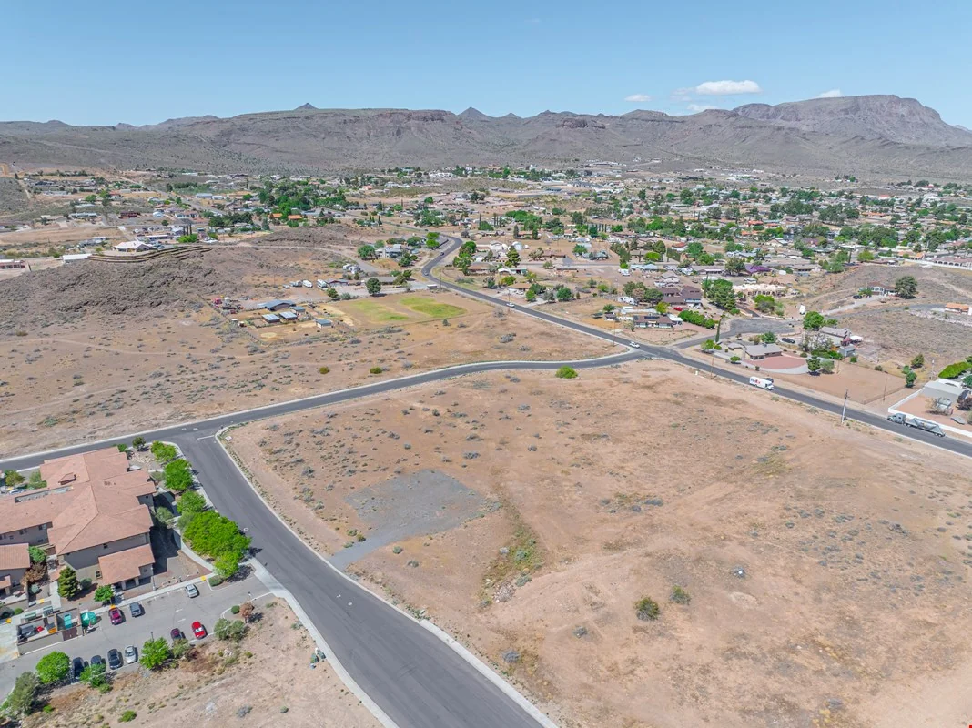 Riata Valley Rd — Sale in Kingman, AZ, photo 1 of 8