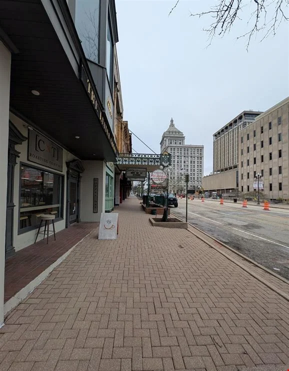 309 Main Street — Sale in Peoria, IL, photo 1 of 8