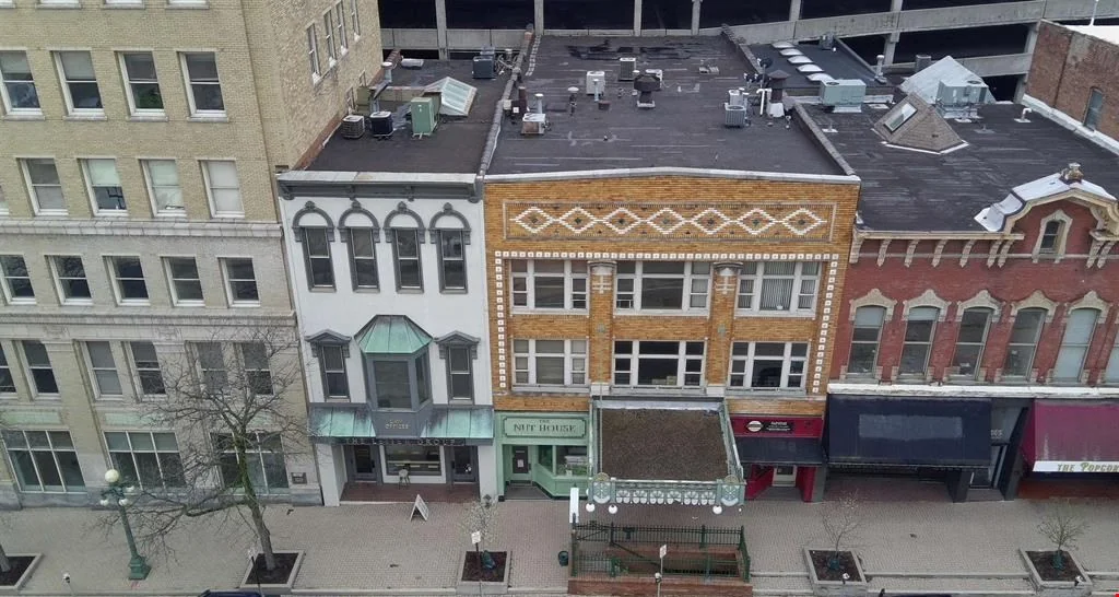 309 Main Street — Sale in Peoria, IL, photo 2 of 8