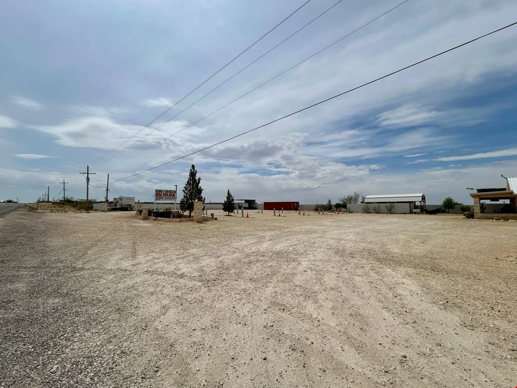 875 N Ellyson Blvd - hospitality for sale in fort stockton, TX