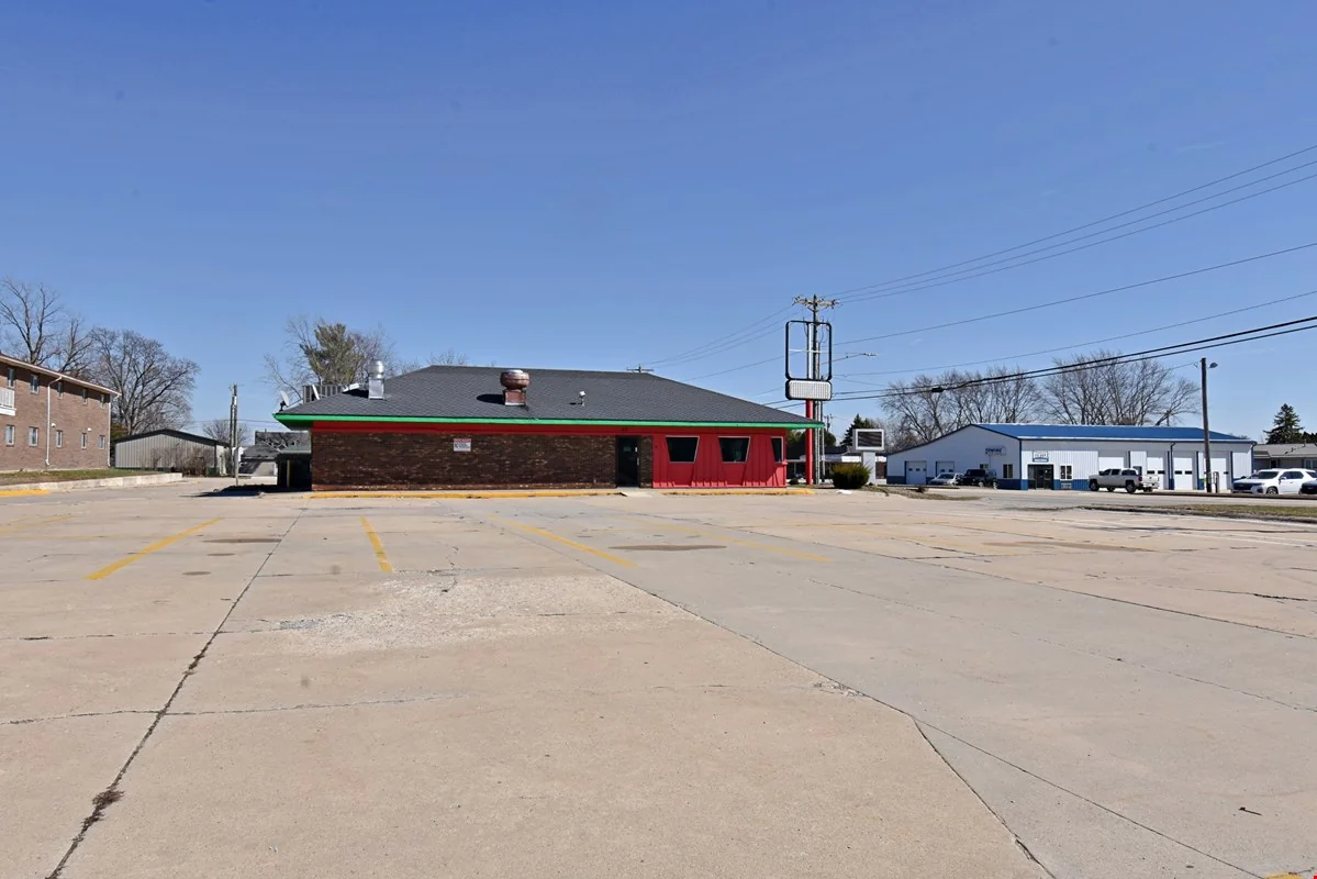 Pacheco — Sale in Independence, IA, photo 2 of 8