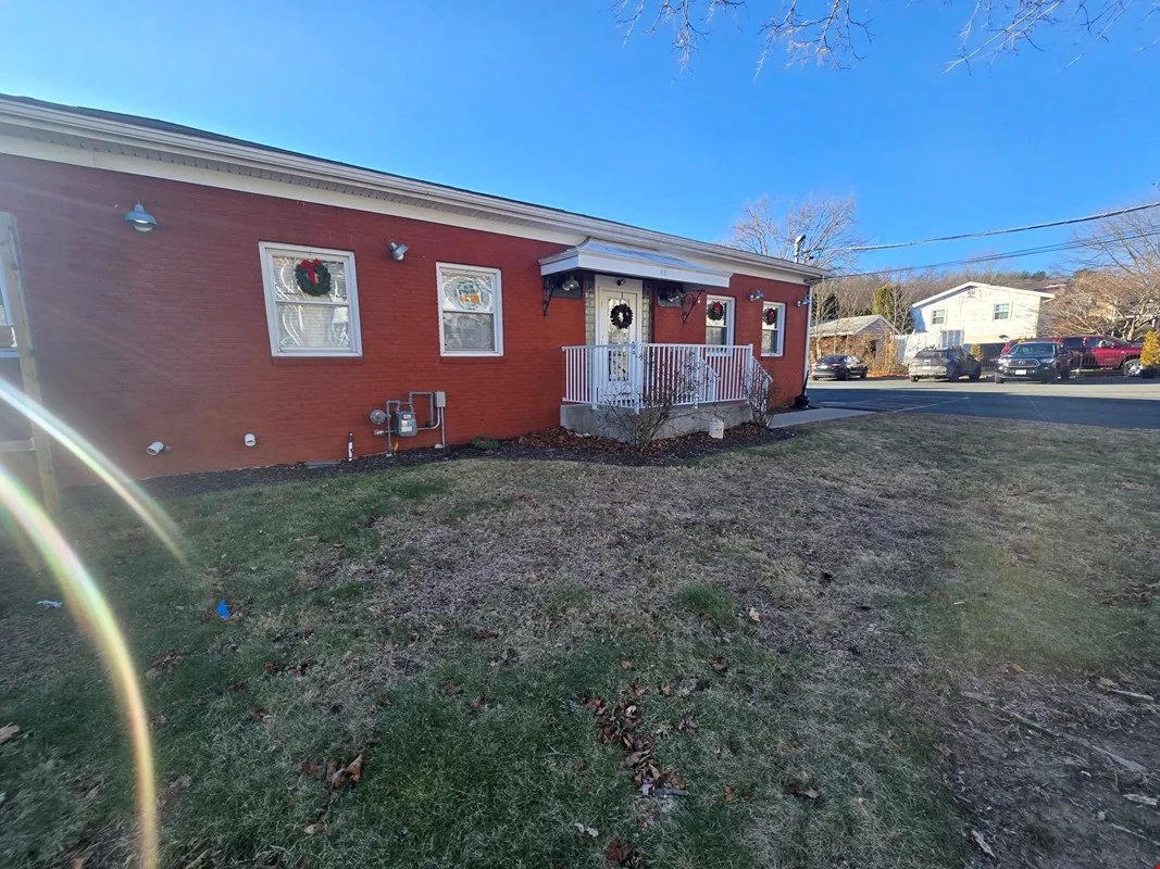 Fully functional Lincoln restaurant with liquor license & real estate - retail for sale in lincoln, RI
