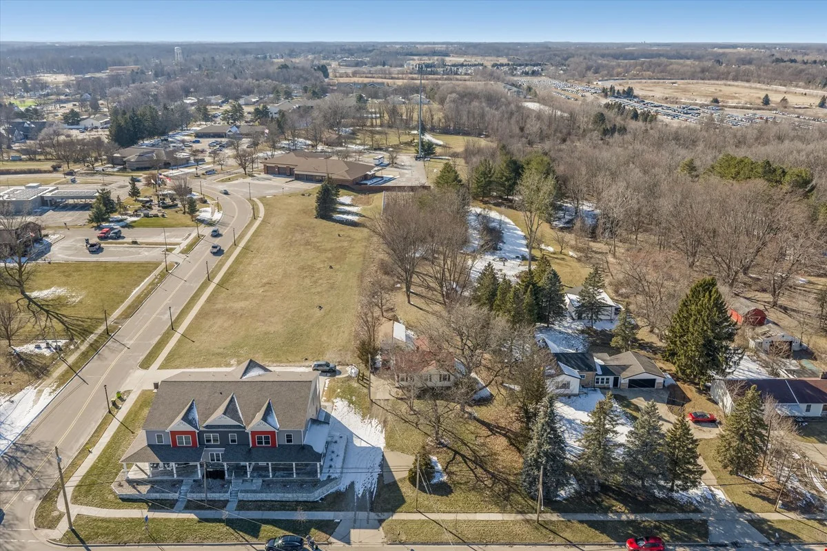 4432 Morrish Rd, Swartz Creek, MI — Sale in Swartz Creek, MI, photo 3 of 8