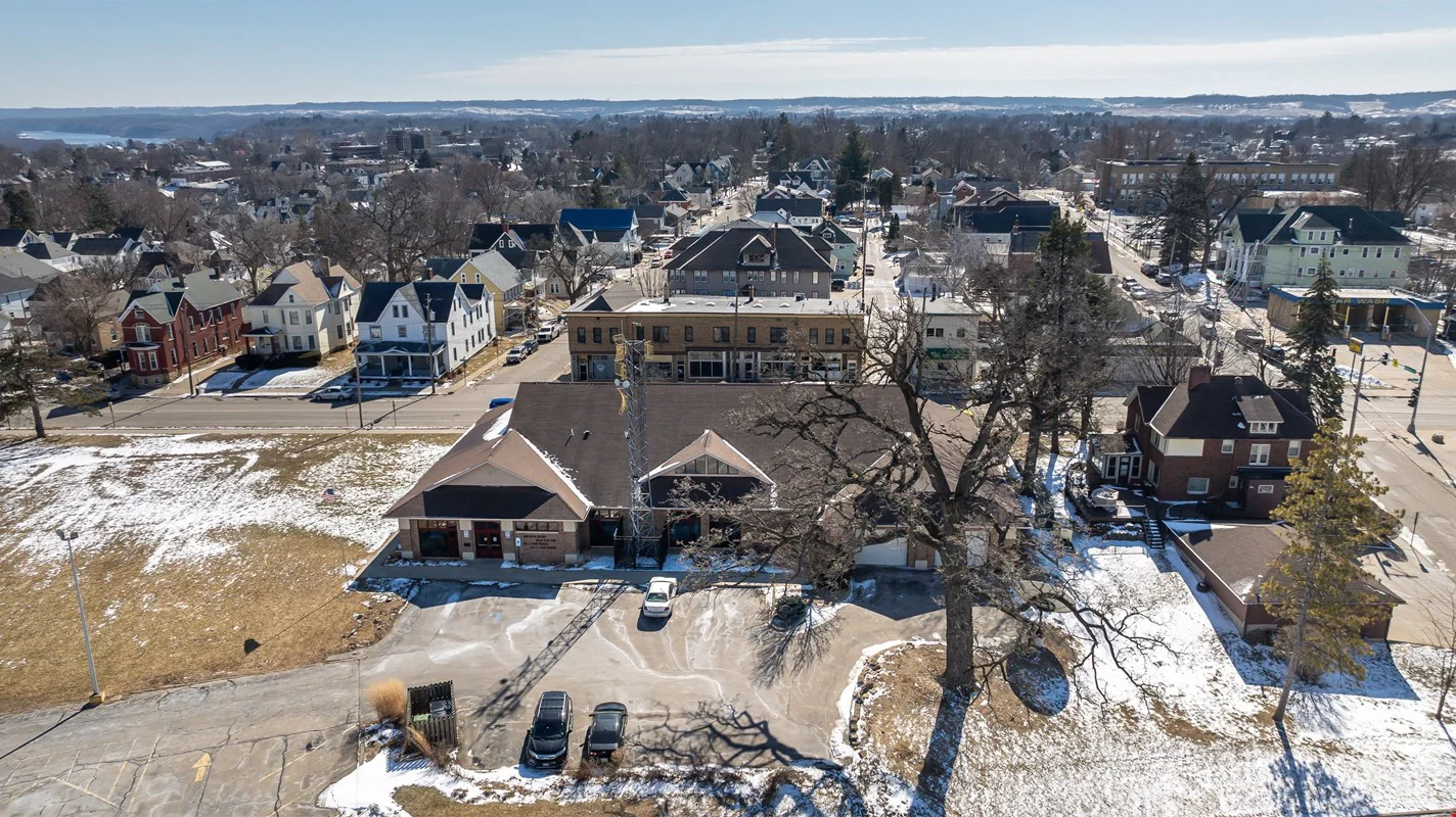 1055 University Avenue, Dubuque, IA 52001 — Sale in Dubuque, IA, photo 5 of 8