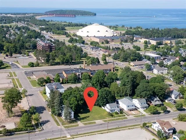328 W Magnetic Street. Marquette, MI — Sale in Marquette, MI, photo 3 of 8