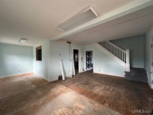 756 W Washington Street — Sale in Marquette, MI, photo 4 of 8
