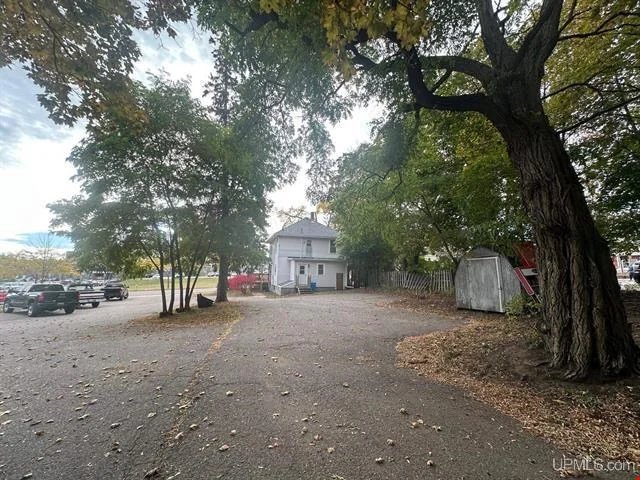 756 W Washington Street — Sale in Marquette, MI, photo 3 of 8