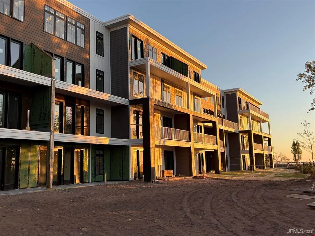 The Residences at North Harbor — Sale in Marquette, MI, photo 3 of 6