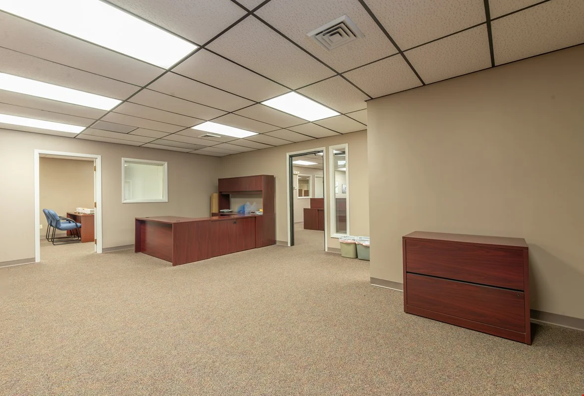 210 W Spring St, Freeport IL — Sale in Freeport, IL, photo 4 of 8