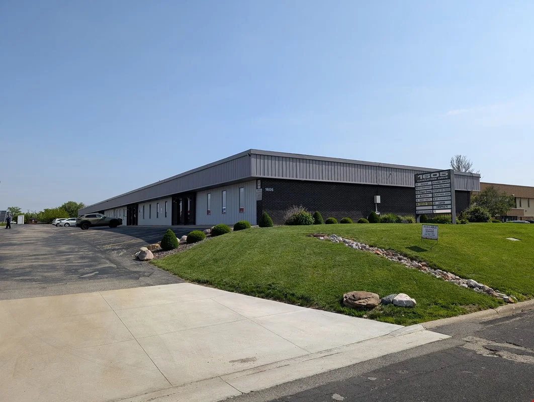 1605 W Candletree Dr Suite 107 — Sale in Peoria, IL, photo 3 of 8