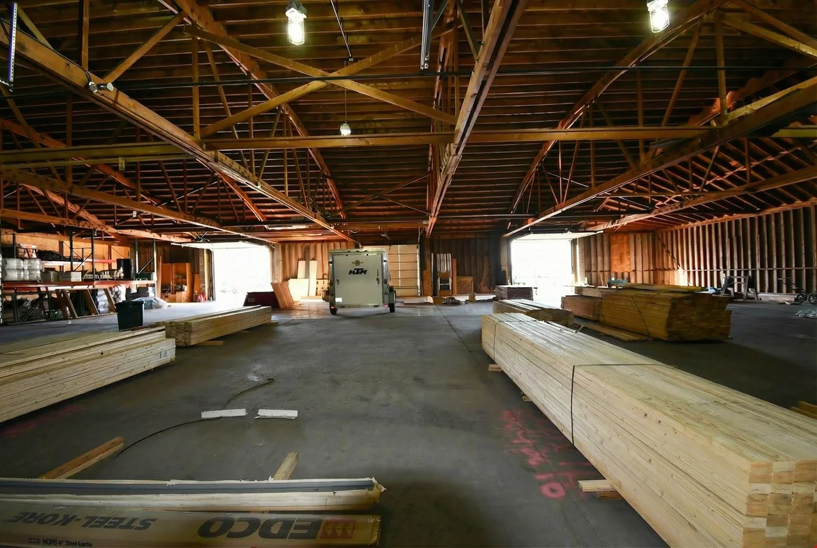 Versatile commercial property in Glendive offering… — Sale in Glendive, MT, photo 4 of 8