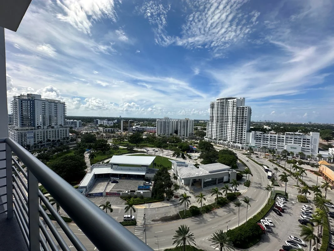 1720 Harrison St #17E-F — Sale in Hollywood, FL, photo 1 of 8