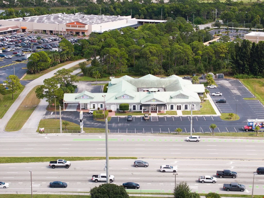 Jensen MedPlex on Federal Highway — Sale in Jensen Beach, FL, photo 2 of 7