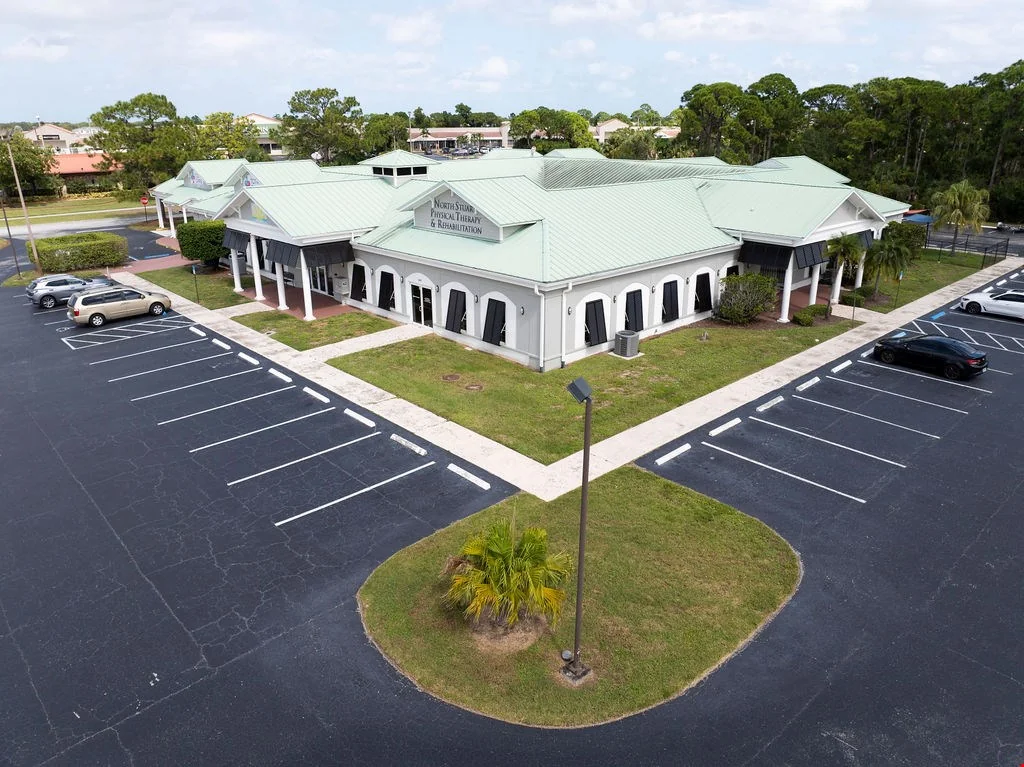 Jensen MedPlex on Federal Highway — Sale in Jensen Beach, FL, photo 4 of 7
