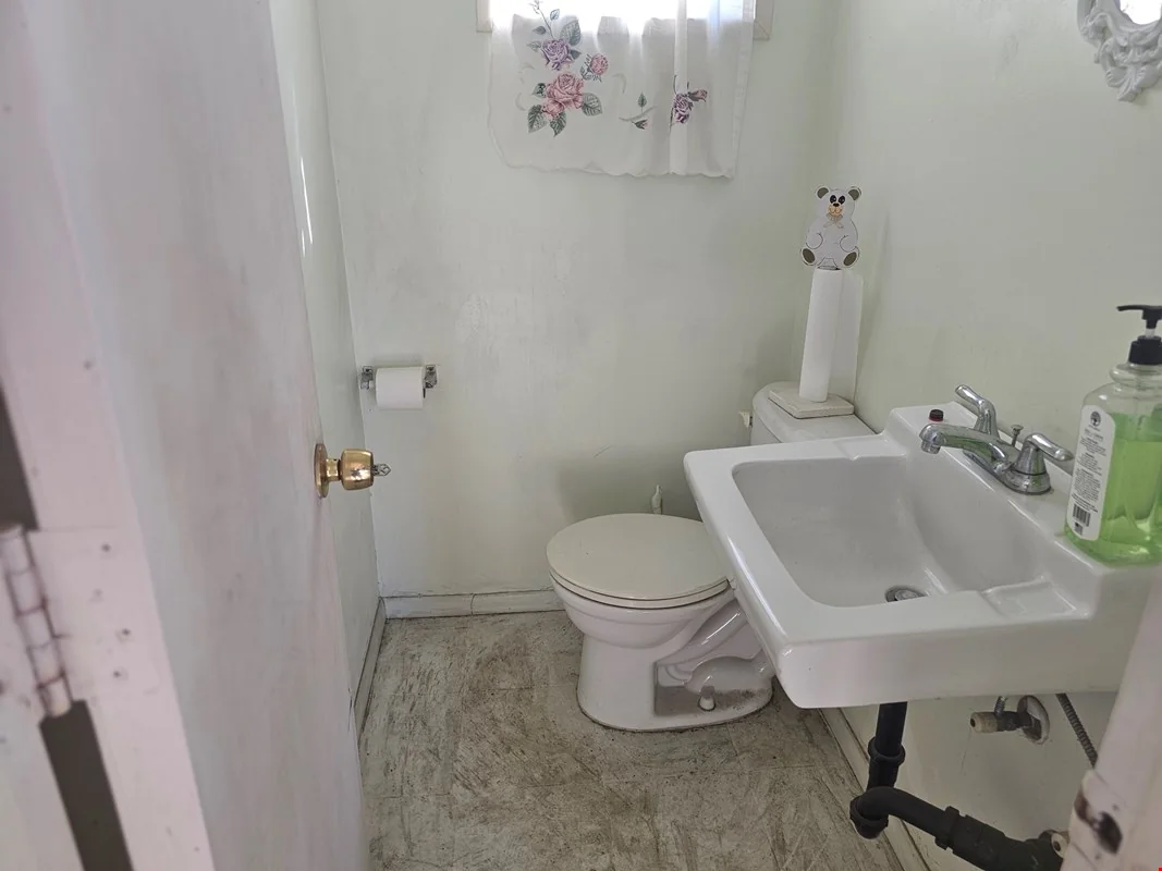 6836 Palm Ave Highland CA — Sale in Highland, CA, photo 4 of 8