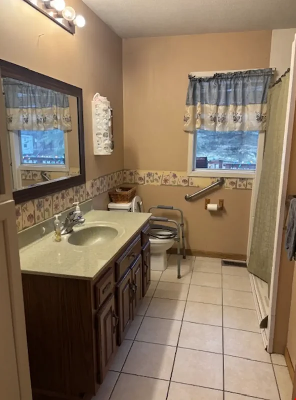 Adult Foster Care Country Setting - Grand Ledge MI — Sale in Grand Ledge, MI, photo 5 of 8