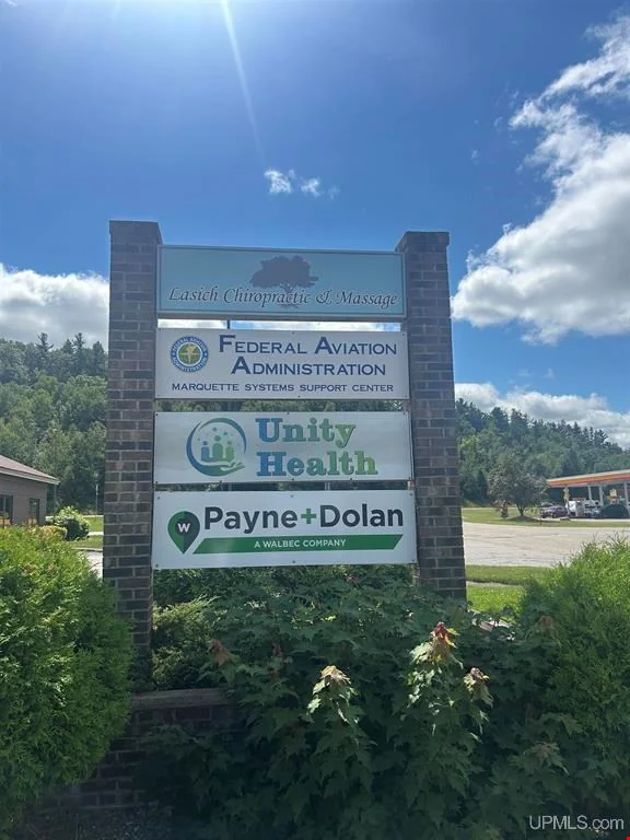 1000 Country Lane — Sale in Ishpeming, MI, photo 6 of 8