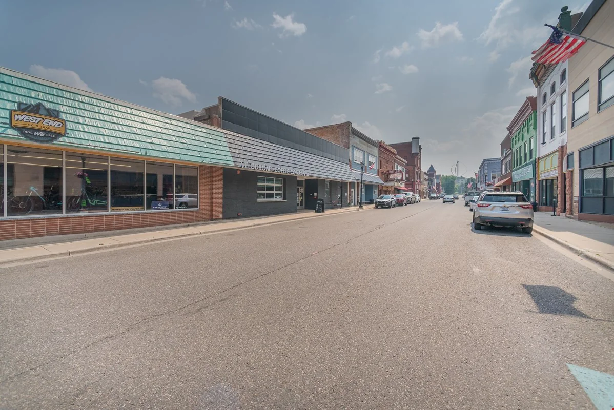 105/109 E Main St — Sale in Ishpeming, MI, photo 5 of 8