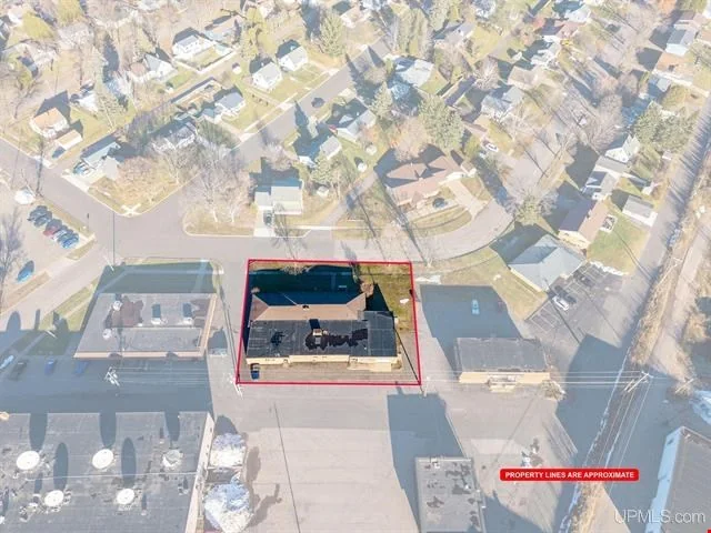 536 Mather Ave — Sale in Ishpeming, MI, photo 3 of 8