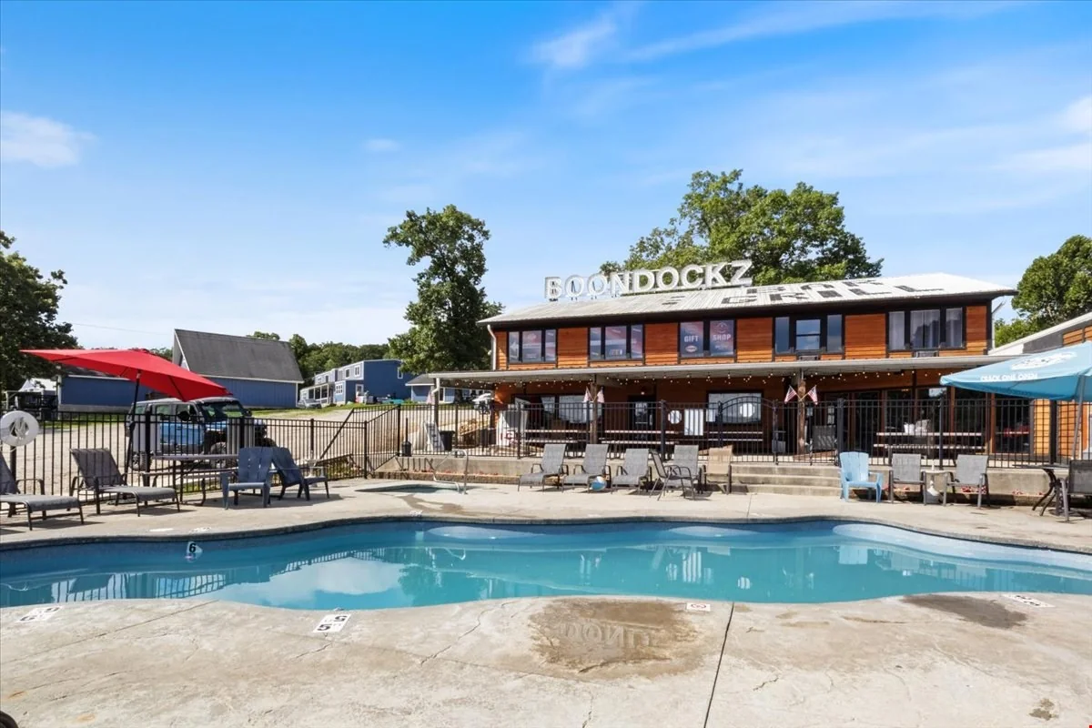 Lazy Dayz Resort & Boondockz Restaurant - hospitality for sale in climax springs, MO