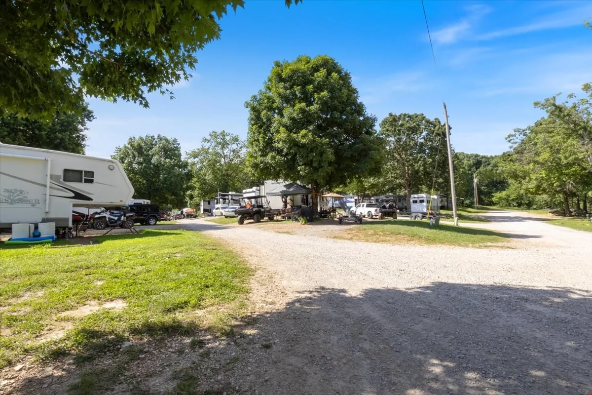 Lazy Dayz Resort & Boondockz Restaurant — Sale in Climax Springs, MO, photo 2 of 8